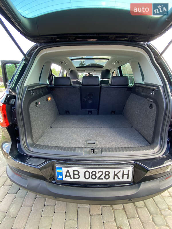 Внедорожник / Кроссовер Volkswagen Tiguan 2011 в Черновцах
