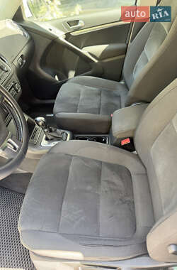 Внедорожник / Кроссовер Volkswagen Tiguan 2012 в 