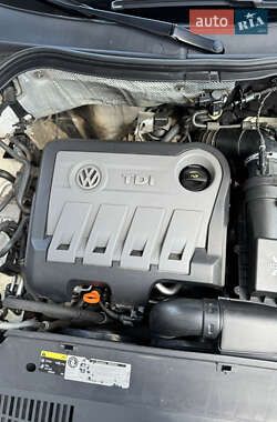 Внедорожник / Кроссовер Volkswagen Tiguan 2012 в 