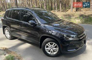 Внедорожник / Кроссовер Volkswagen Tiguan 2017 в Харькове