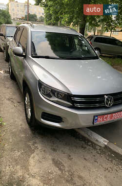 Внедорожник / Кроссовер Volkswagen Tiguan 2017 в Славском