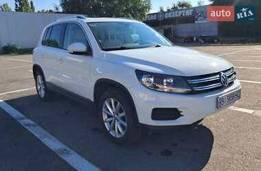 Позашляховик / Кросовер Volkswagen Tiguan 2016 в Полтаві
