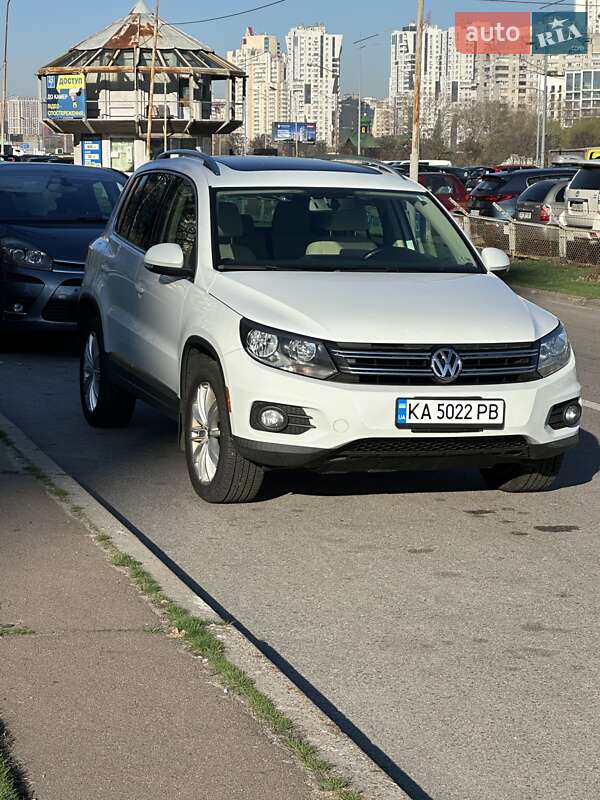 Внедорожник / Кроссовер Volkswagen Tiguan 2015 в Киеве