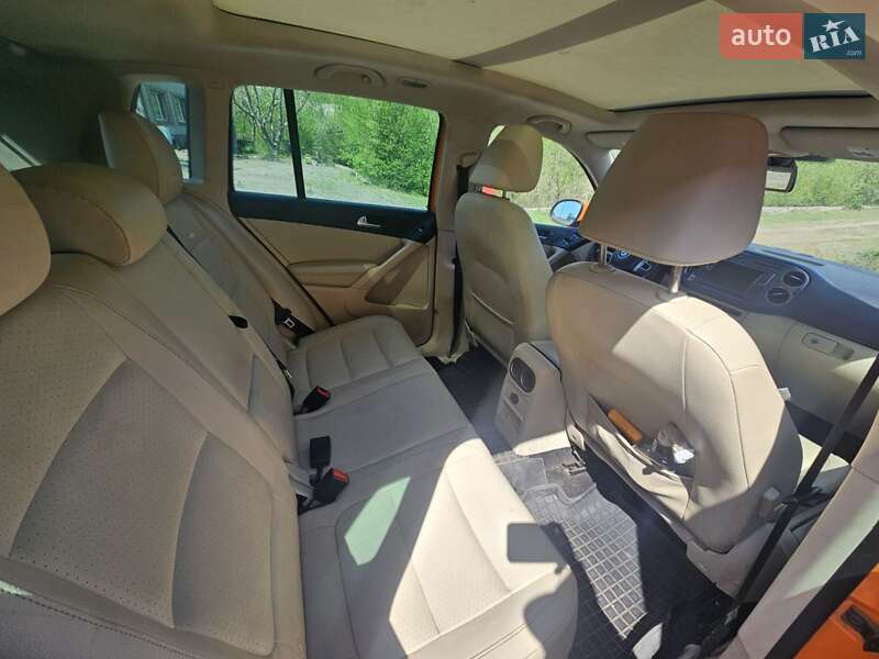 Внедорожник / Кроссовер Volkswagen Tiguan 2015 в Львове