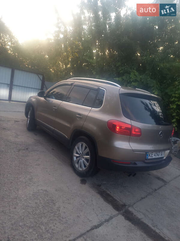 Позашляховик / Кросовер Volkswagen Tiguan 2011 в Дніпрі