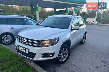 Внедорожник / Кроссовер Volkswagen Tiguan 2016 в Львове