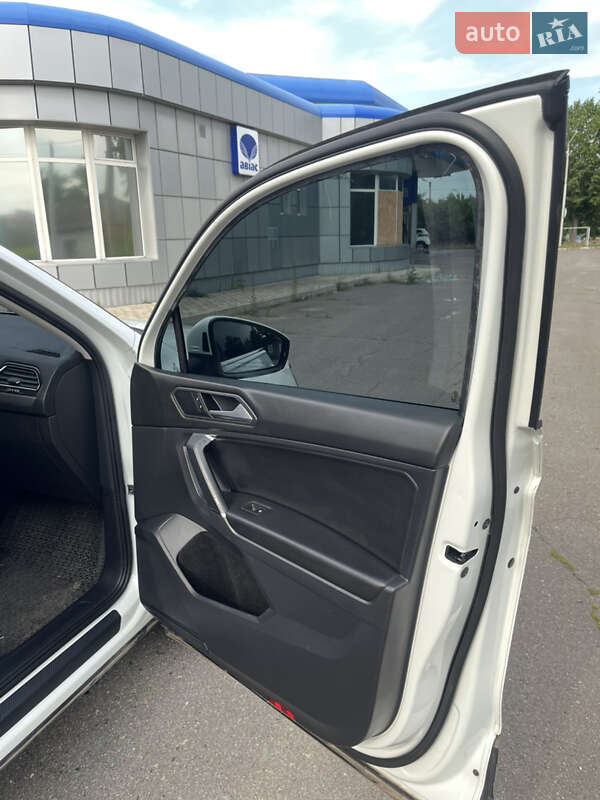 Внедорожник / Кроссовер Volkswagen Tiguan 2020 в Ахтырке