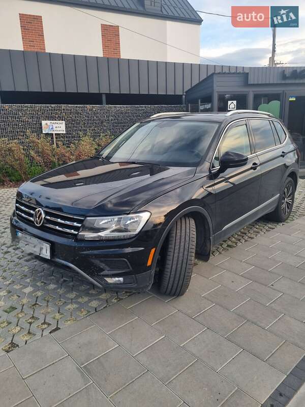 Внедорожник / Кроссовер Volkswagen Tiguan 2017 в Львове