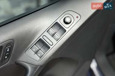 Позашляховик / Кросовер Volkswagen Tiguan 2016 в 
