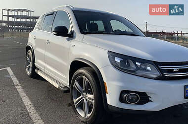 Внедорожник / Кроссовер Volkswagen Tiguan 2016 в Львове