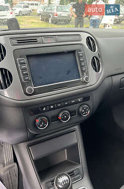 Позашляховик / Кросовер Volkswagen Tiguan 2013 в 