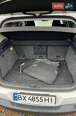 Позашляховик / Кросовер Volkswagen Tiguan 2013 в 