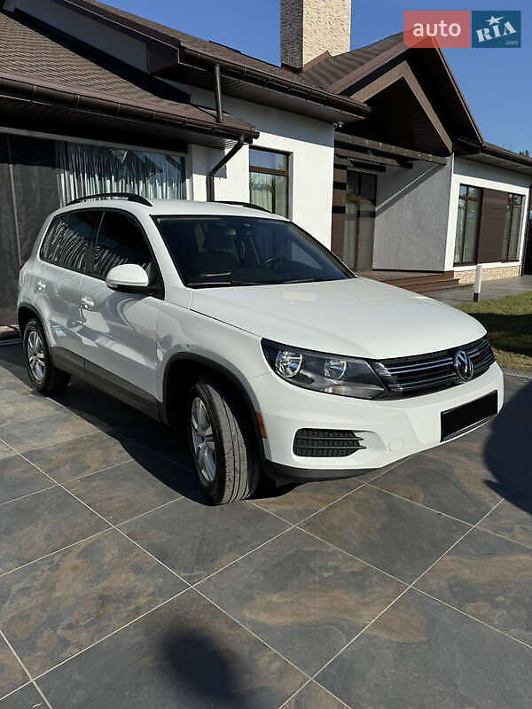Позашляховик / Кросовер Volkswagen Tiguan 2016 в Києві