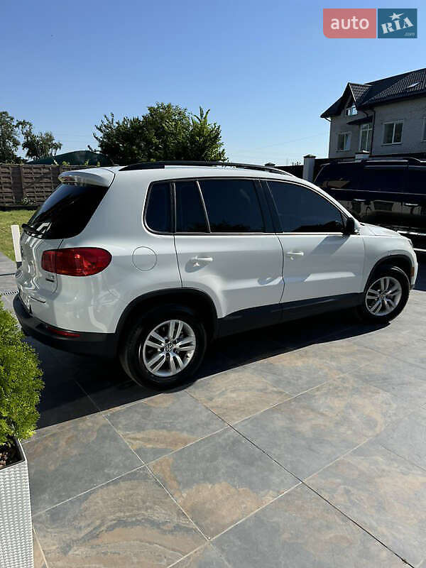 Позашляховик / Кросовер Volkswagen Tiguan 2016 в Києві