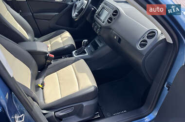 Позашляховик / Кросовер Volkswagen Tiguan 2016 в 