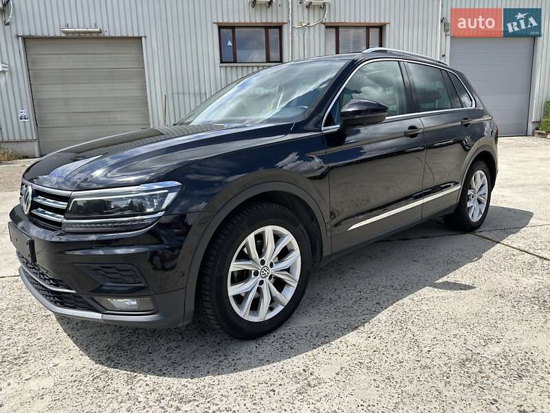 Внедорожник / Кроссовер Volkswagen Tiguan 2020 в 