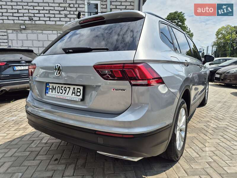 Позашляховик / Кросовер Volkswagen Tiguan 2020 в Сумах