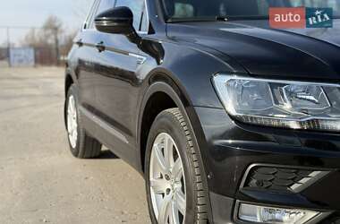 Внедорожник / Кроссовер Volkswagen Tiguan 2016 в 