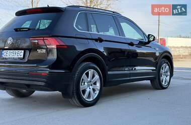 Внедорожник / Кроссовер Volkswagen Tiguan 2016 в 