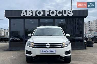 Позашляховик / Кросовер Volkswagen Tiguan 2013 в 