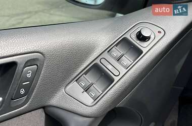 Позашляховик / Кросовер Volkswagen Tiguan 2013 в 
