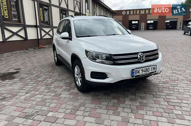 Позашляховик / Кросовер Volkswagen Tiguan 2015 в Рівному
