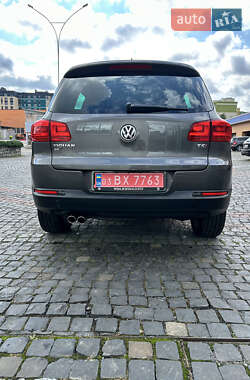 Позашляховик / Кросовер Volkswagen Tiguan 2016 в 