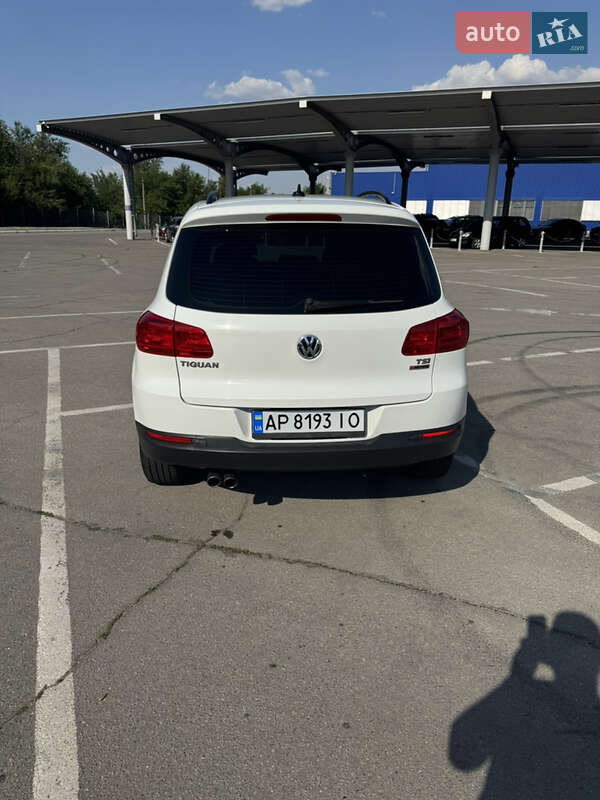 Внедорожник / Кроссовер Volkswagen Tiguan 2017 в Запорожье