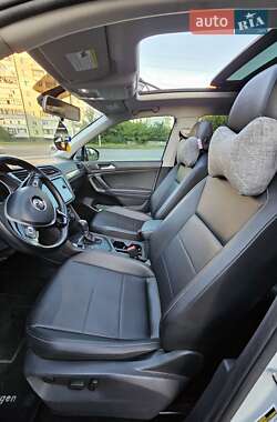 Позашляховик / Кросовер Volkswagen Tiguan 2018 в Сумах