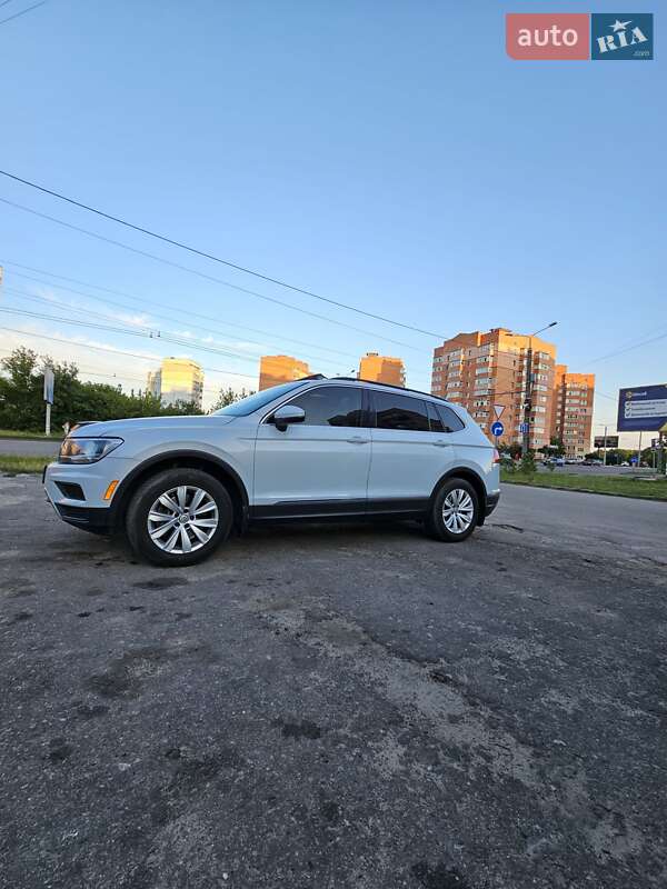 Внедорожник / Кроссовер Volkswagen Tiguan 2018 в Сумах