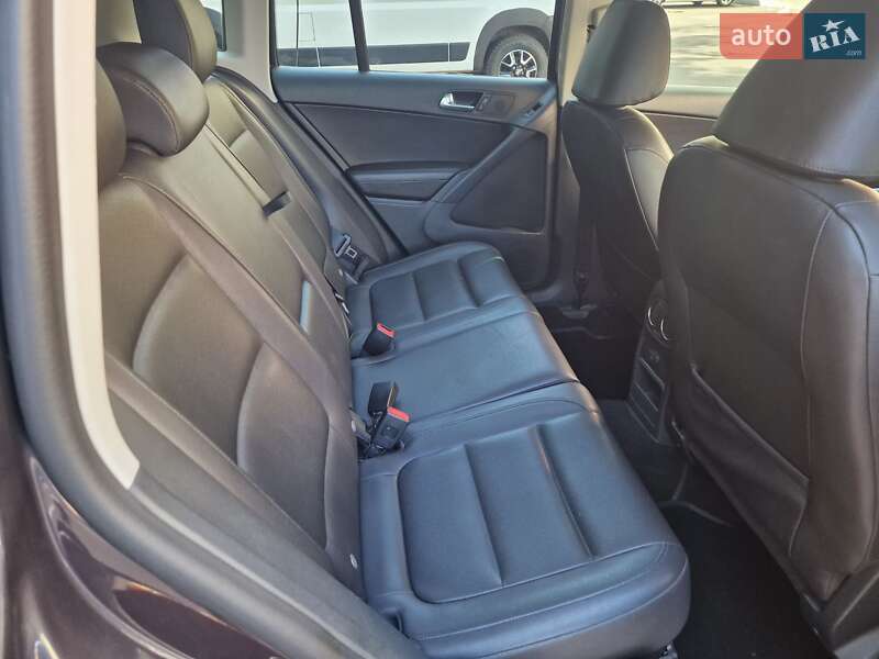 Внедорожник / Кроссовер Volkswagen Tiguan 2015 в Одессе