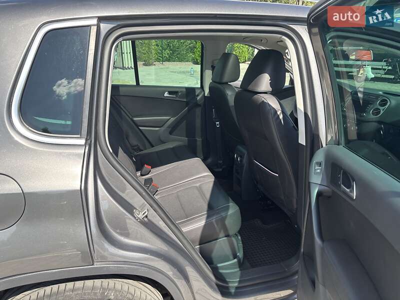 Внедорожник / Кроссовер Volkswagen Tiguan 2015 в Кременчуге