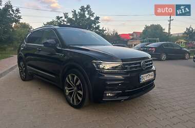 Внедорожник / Кроссовер Volkswagen Tiguan 2018 в 