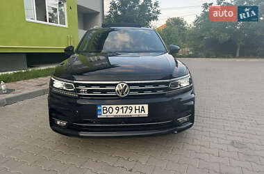 Внедорожник / Кроссовер Volkswagen Tiguan 2018 в 