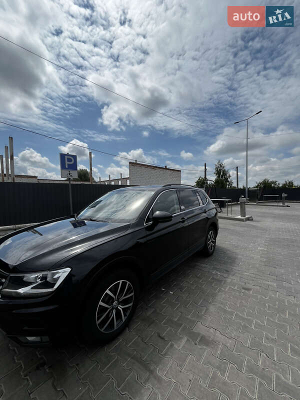 Внедорожник / Кроссовер Volkswagen Tiguan 2020 в Киеве
