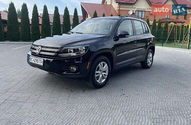 Внедорожник / Кроссовер Volkswagen Tiguan 2015 в 
