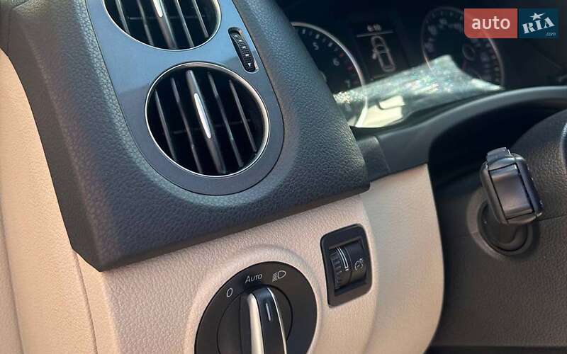 Внедорожник / Кроссовер Volkswagen Tiguan 2016 в Черновцах