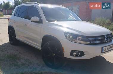 Внедорожник / Кроссовер Volkswagen Tiguan 2015 в Ахтырке