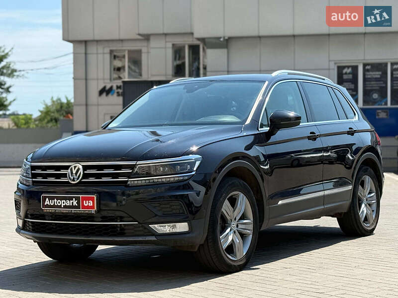 Внедорожник / Кроссовер Volkswagen Tiguan 2017 в 