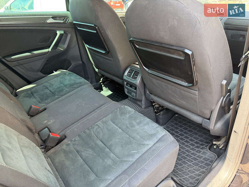 Внедорожник / Кроссовер Volkswagen Tiguan 2017 в Одессе