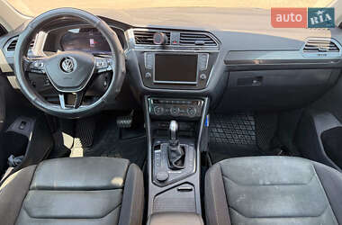 Внедорожник / Кроссовер Volkswagen Tiguan 2017 в 