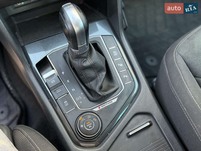 Внедорожник / Кроссовер Volkswagen Tiguan 2017 в Одессе