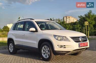 Внедорожник / Кроссовер Volkswagen Tiguan 2009 в Радивилове