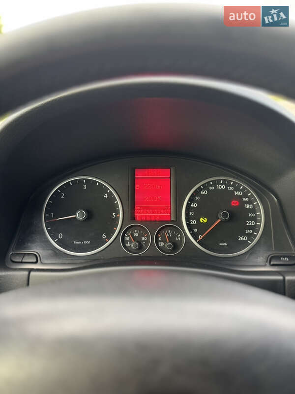 Внедорожник / Кроссовер Volkswagen Tiguan 2009 в Виноградове фото 20 Внедорожник / Кроссовер Volkswagen Tiguan 2009 в Виноградове