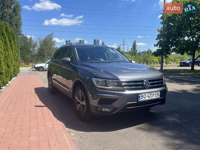 Внедорожник / Кроссовер Volkswagen Tiguan 2019 в Киеве фото 4 Внедорожник / Кроссовер Volkswagen Tiguan 2019 в Киеве