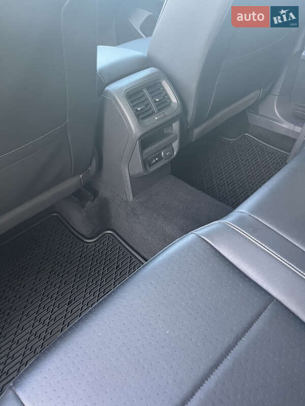 Внедорожник / Кроссовер Volkswagen Tiguan 2019 в Киеве фото 18 Внедорожник / Кроссовер Volkswagen Tiguan 2019 в Киеве