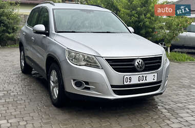 Внедорожник / Кроссовер Volkswagen Tiguan 2008 в Староконстантинове