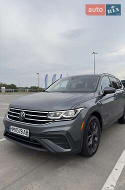 Внедорожник / Кроссовер Volkswagen Tiguan 2021 в Киеве