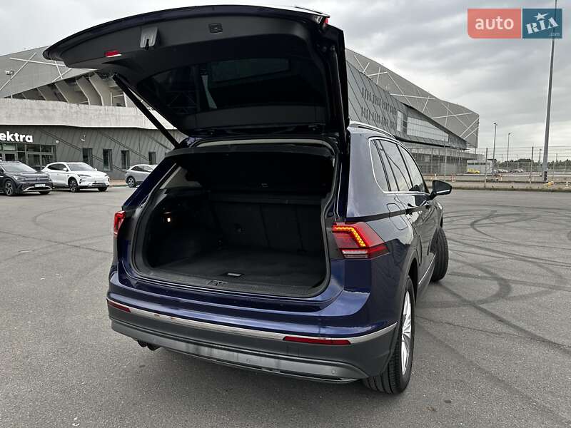 Внедорожник / Кроссовер Volkswagen Tiguan 2018 в Львове