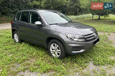 Позашляховик / Кросовер Volkswagen Tiguan 2016 в Києві